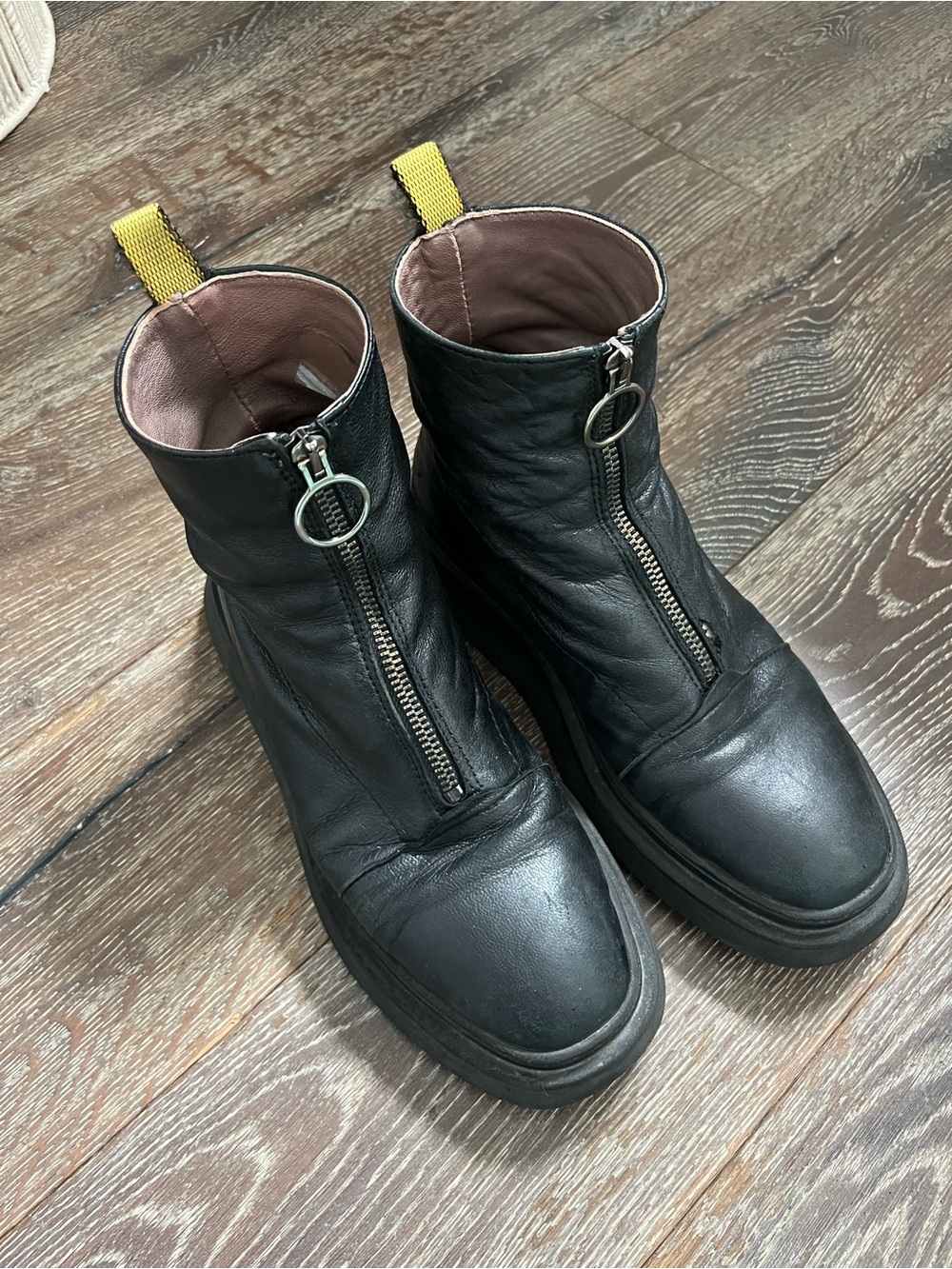 Women's Black Leather Front-Zip Ankle Boots